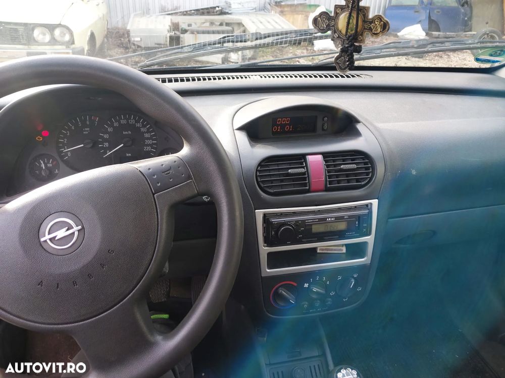 Opel Corsa 1.0i Club - 5