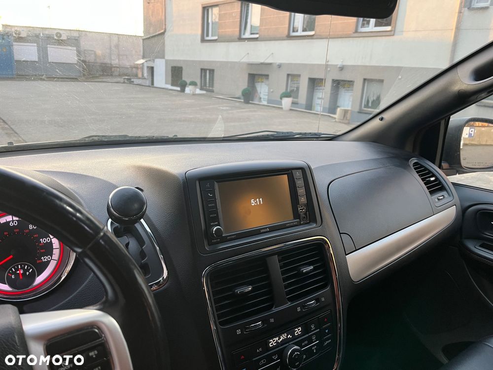 Dodge Grand Caravan 3.6 R/T - 9