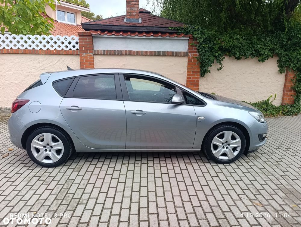 Opel Astra 2014 photo 3