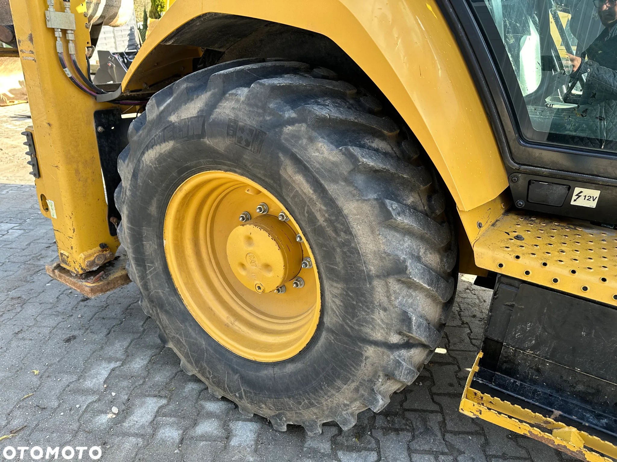 Caterpillar 428F2 - 24
