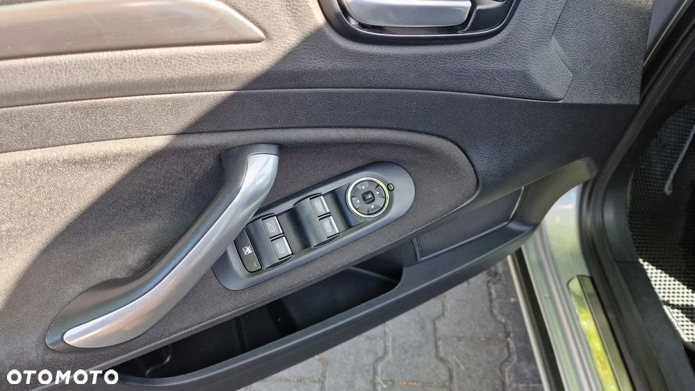 Ford Mondeo 2.0 TDCi Titanium - 23