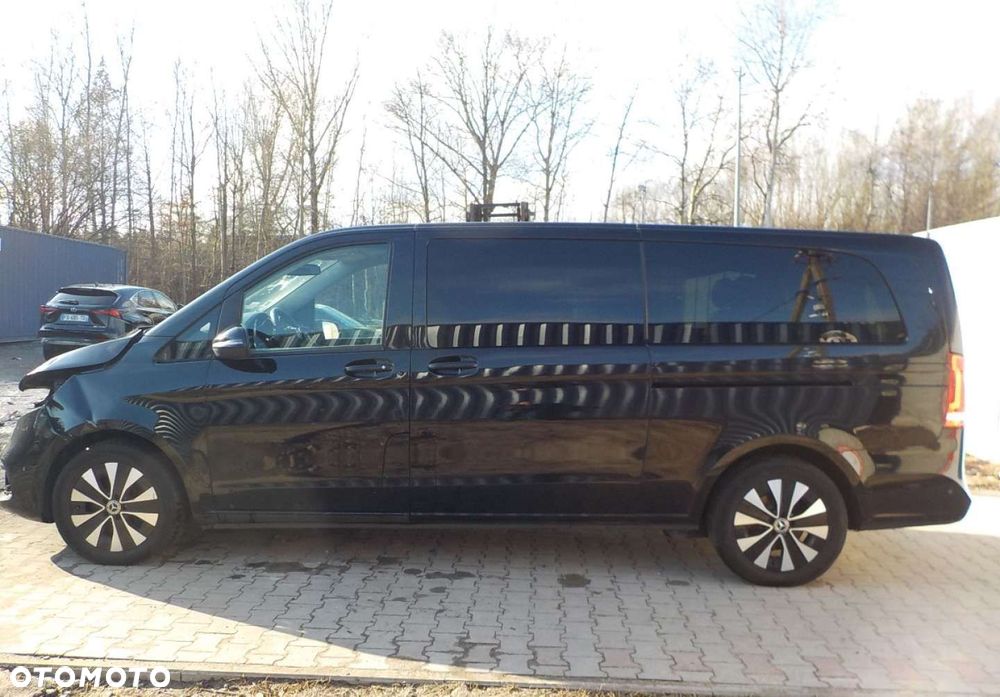 Mercedes-Benz Klasa V - 12