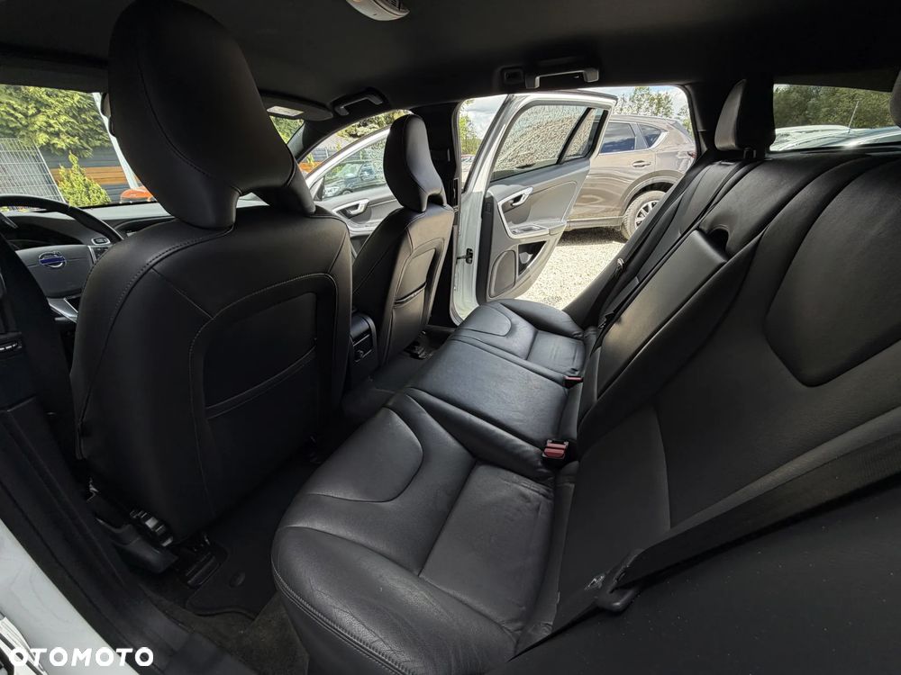 Volvo V60 Cross Country D3 Geartronic Summum - 21
