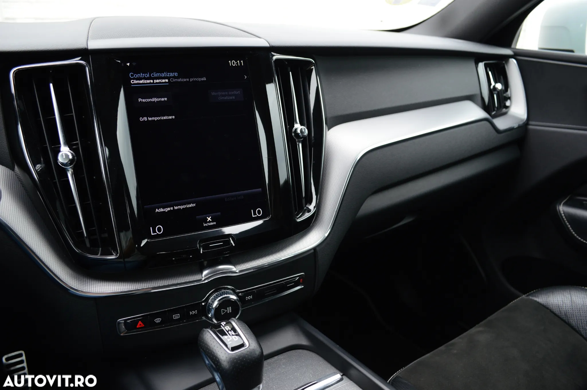 Volvo XC 60 D4 AWD Geartronic RDesign - 32