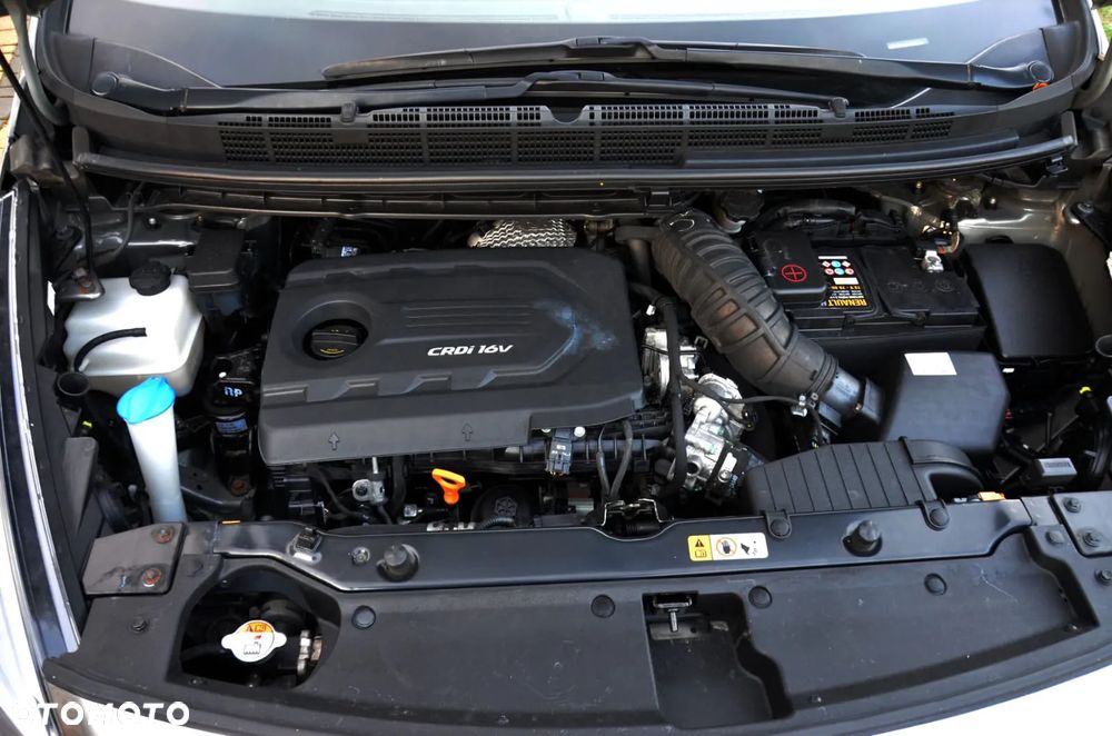 Kia Carens 1.7 CRDi XL 7os - 26