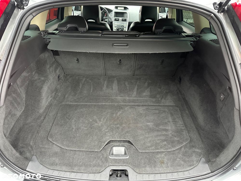 Volvo XC 60 D5 AWD - 6