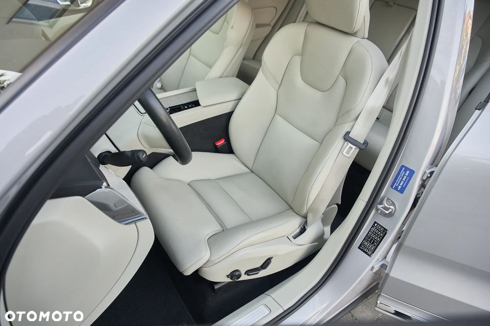 Volvo XC 60 B4 D AWD Inscription - 24