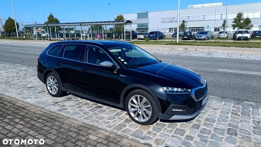 Skoda Octavia Combi 2.0 TDI DSG 4x4 Scout - 3