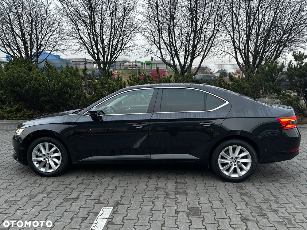 Skoda Superb 2.0 TDI SCR Style DSG - 8