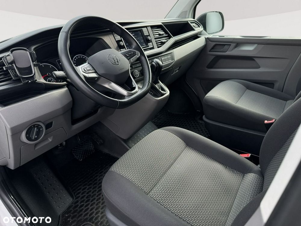 Volkswagen Caravelle - 8