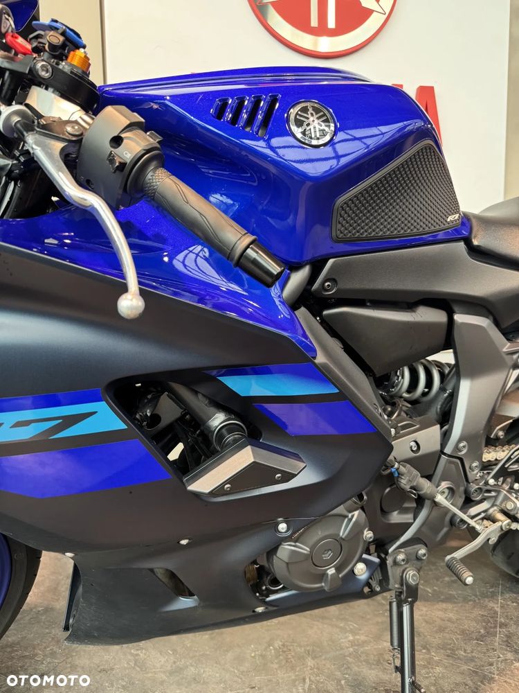 Yamaha R7 - 13