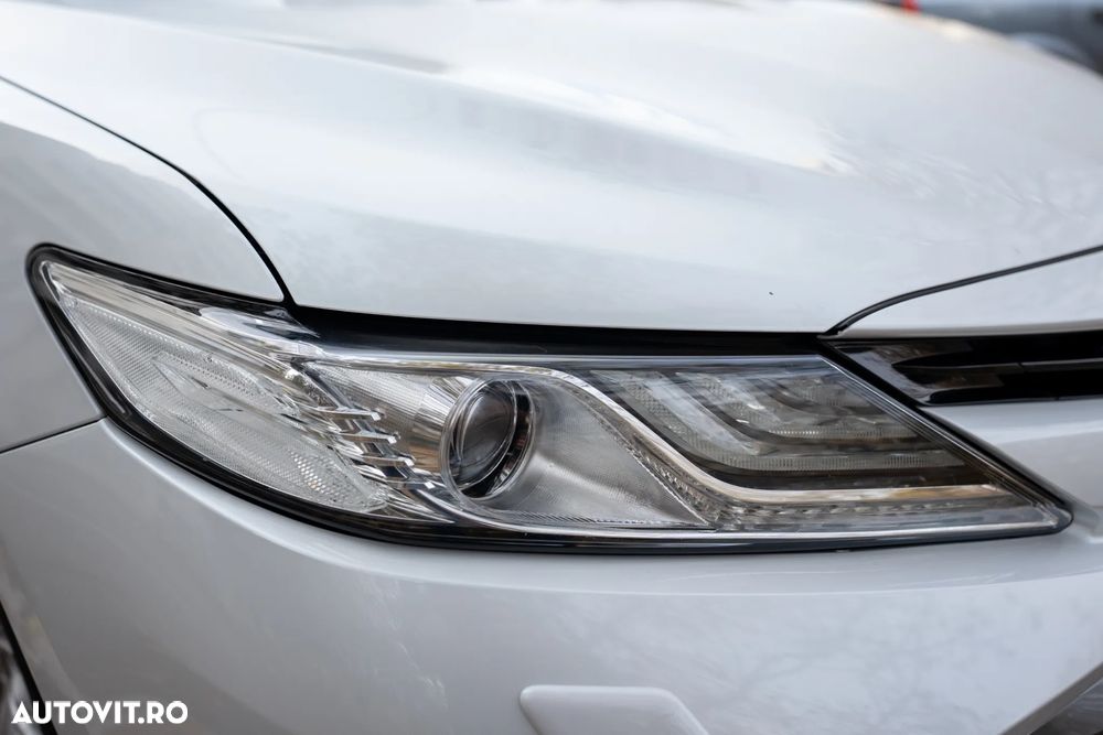 Toyota Camry 2.5 Hybrid Exclusive - 26