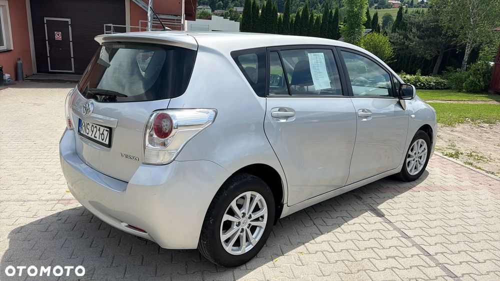Toyota Verso 2.0 D-4D - 11