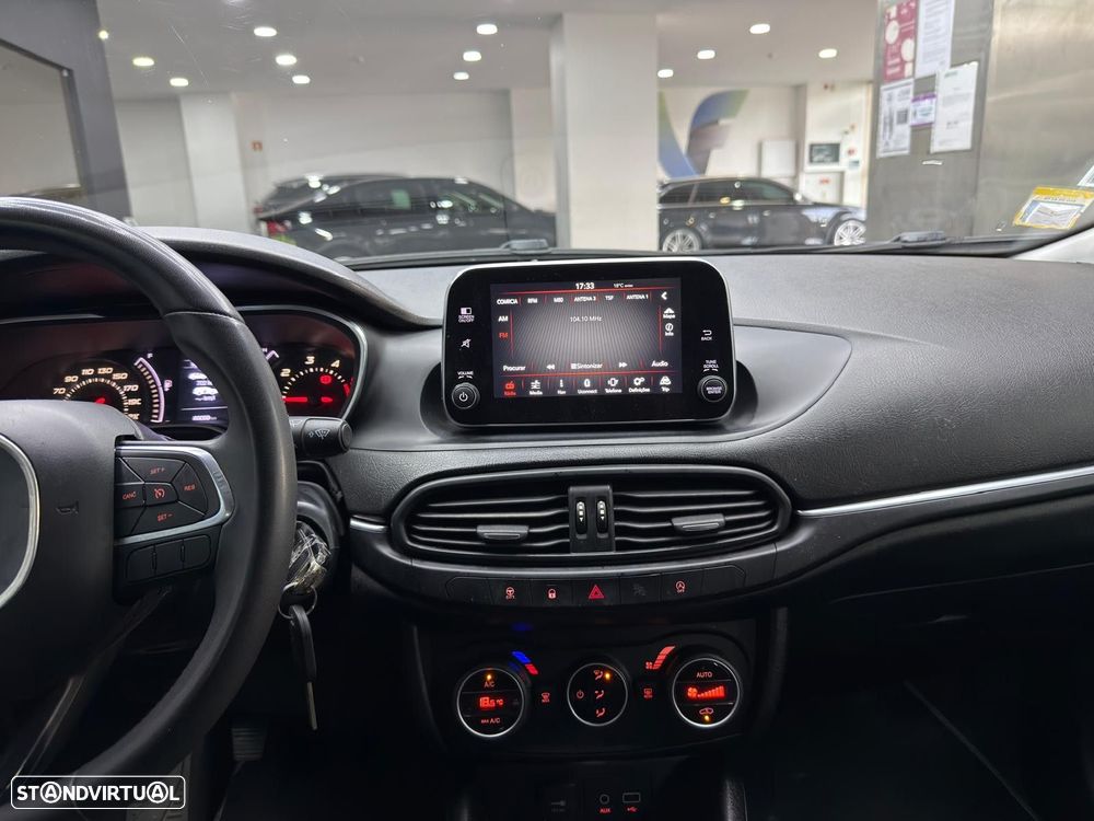 Fiat Tipo Station Wagon 1.6 M-Jet Lounge Tech J17 - 22