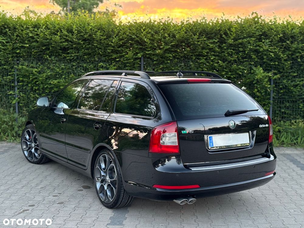 Skoda Octavia 2.0 TDI CR DPF DSG RS - 4