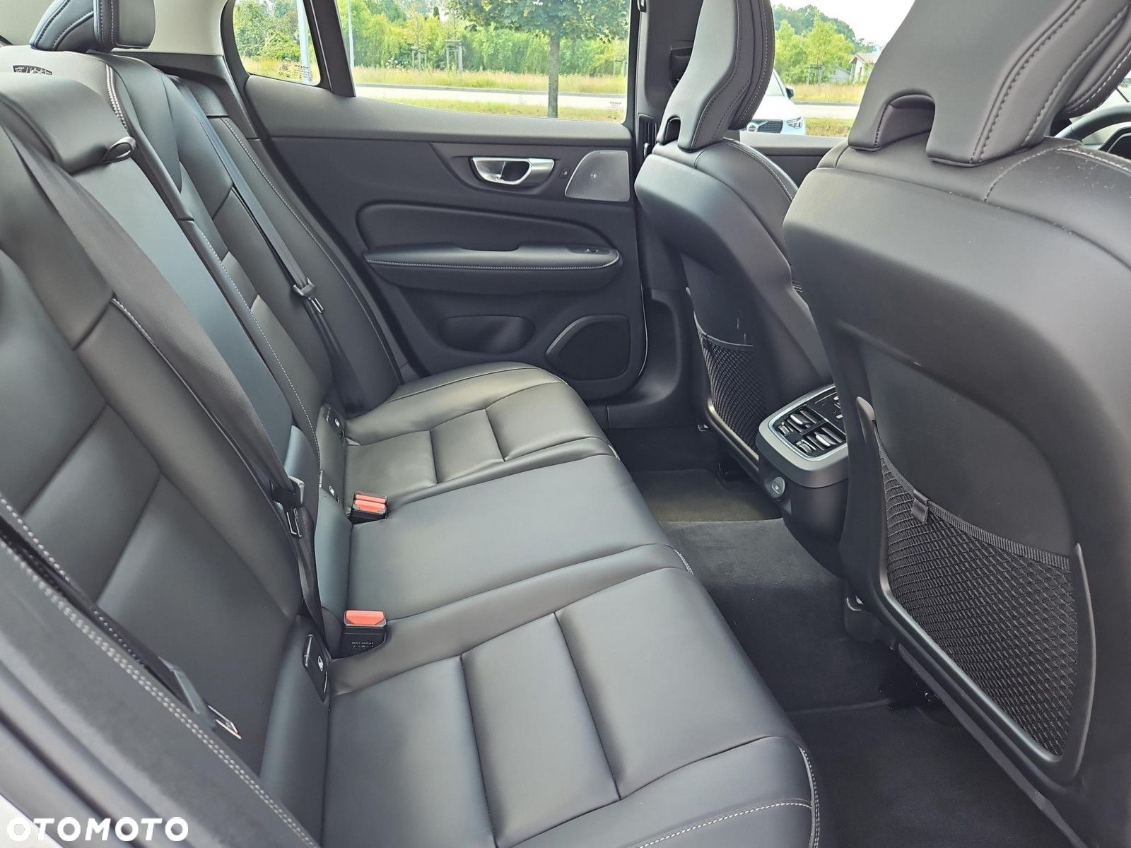 Volvo S60 B5 B AWD Ultimate Dark - 12