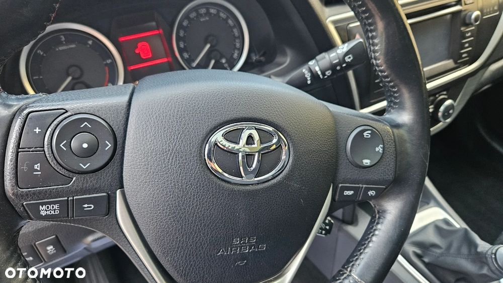 Toyota Auris 2.0 D-4D Executive - 12