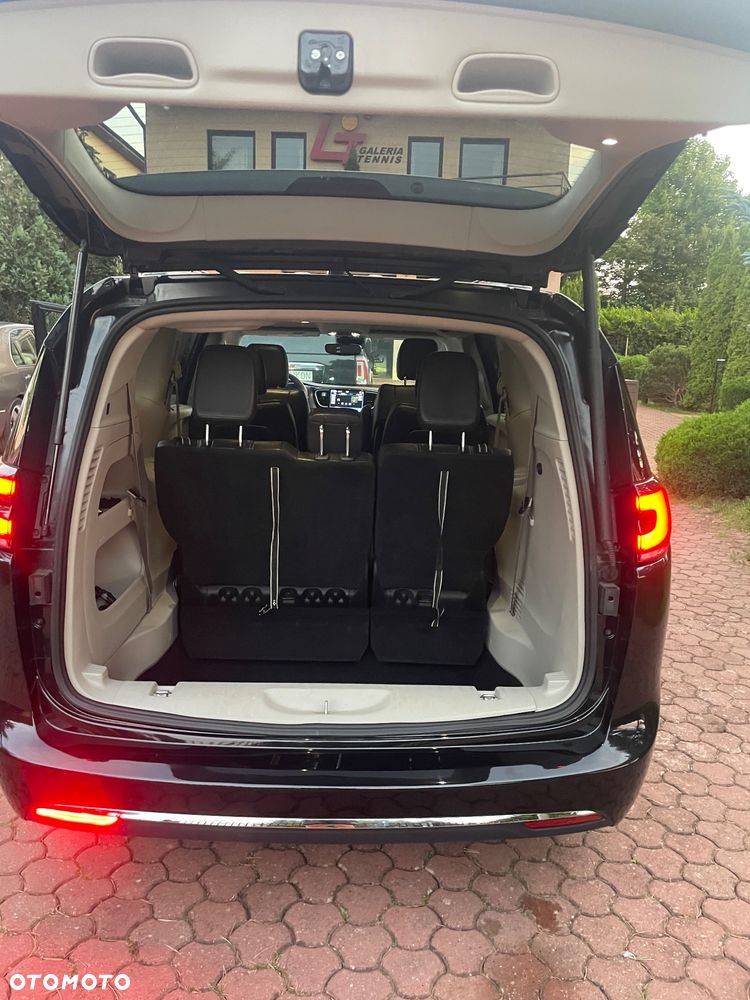 Chrysler Pacifica - 14