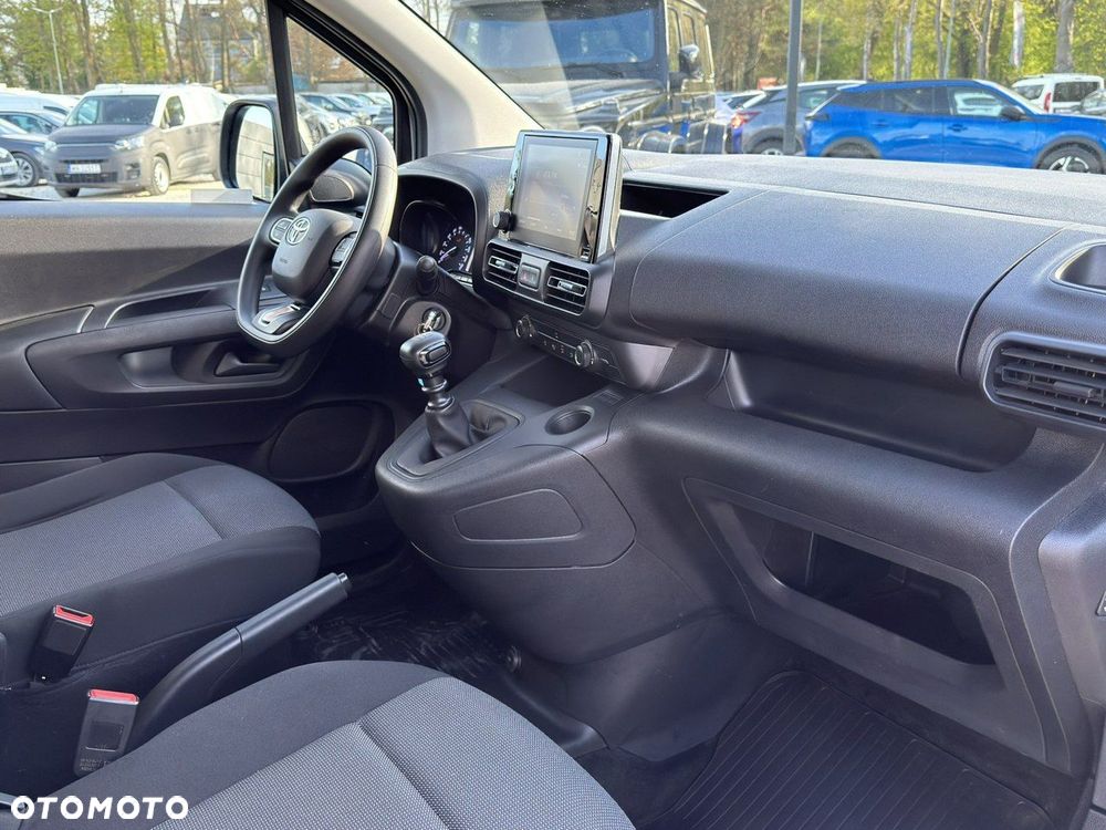 Toyota Proace City - 16