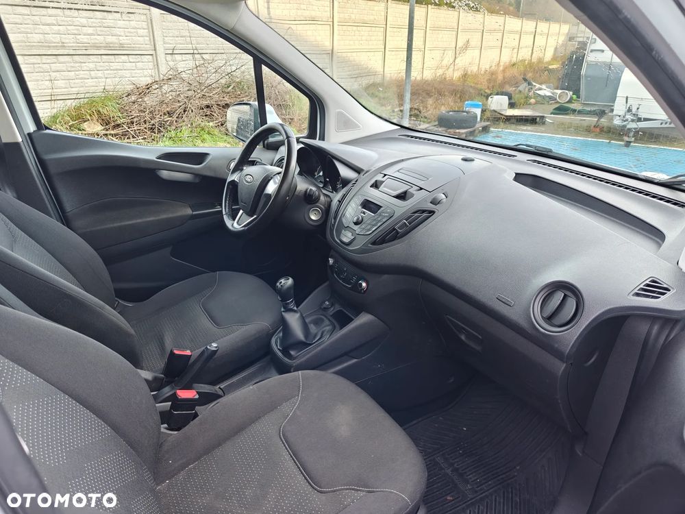 Ford Transit Courier - 8