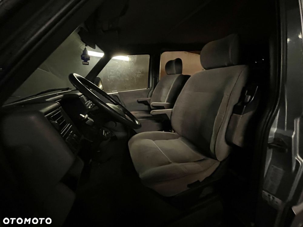 Volkswagen Multivan - 23