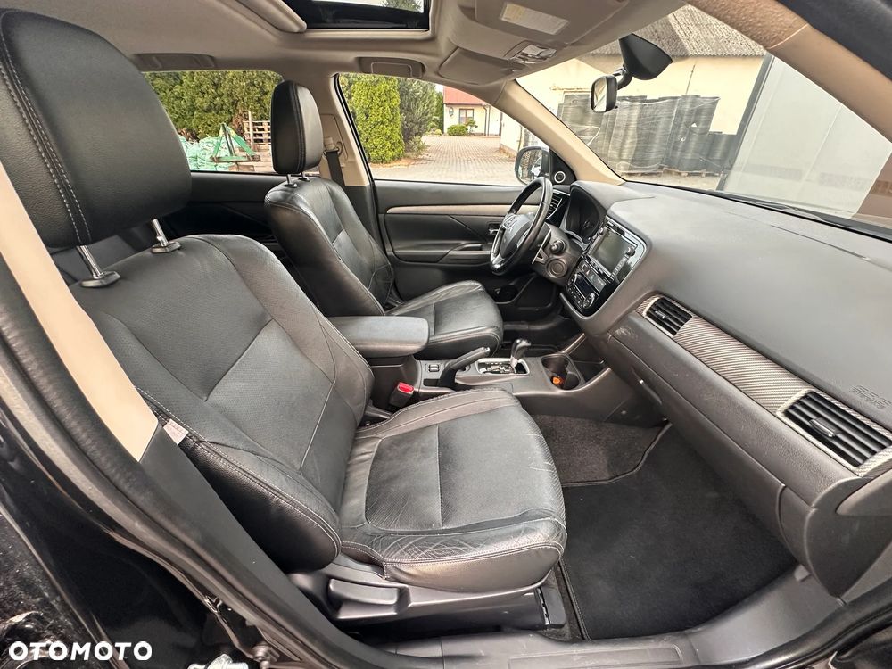 Mitsubishi Outlander 2.0 2WD CVT Diamant Edition - 22