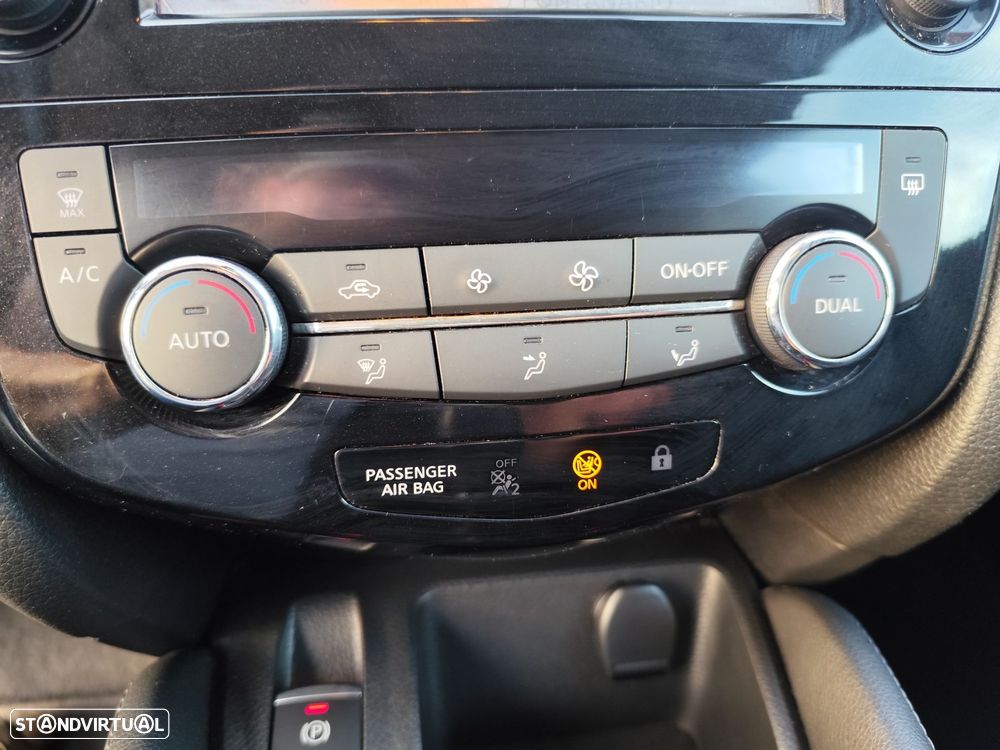 Nissan Qashqai 1.5 dCi N-Connecta - 18