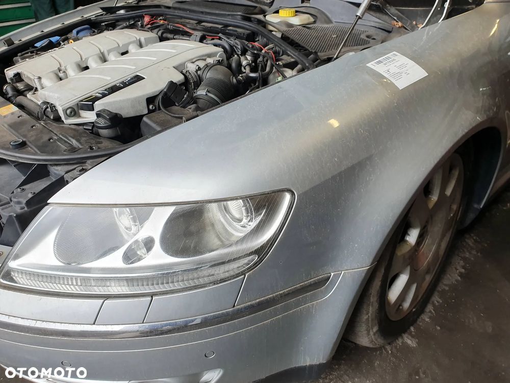 LG9R Volkswagen Phaeton 6.0 W12 2003 sedan Błotnik lewy i prawy przedni - 1