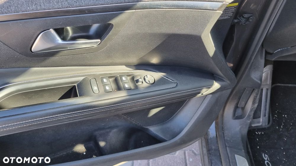 Peugeot 5008 1.6 PureTech GT Line S&S EAT8 - 26