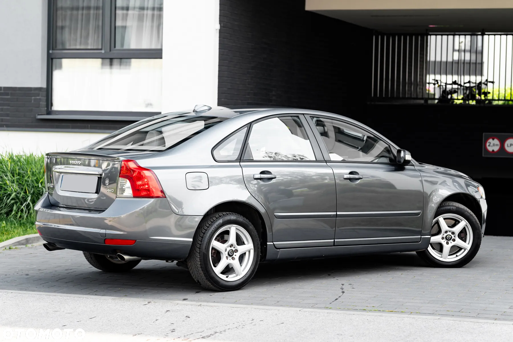 Volvo S40 T5 R-Design - 8