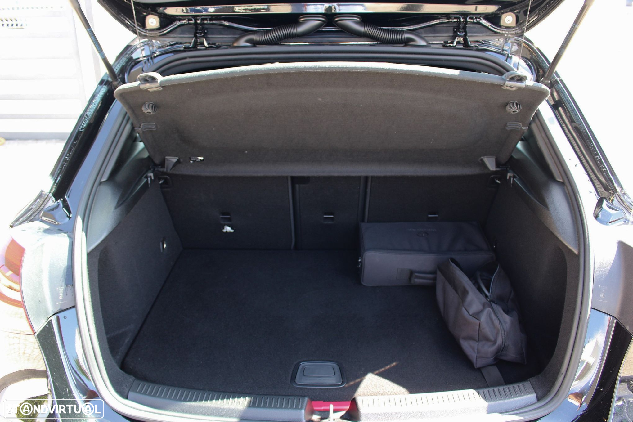 Mercedes-Benz A 250 e Style Plus - 35