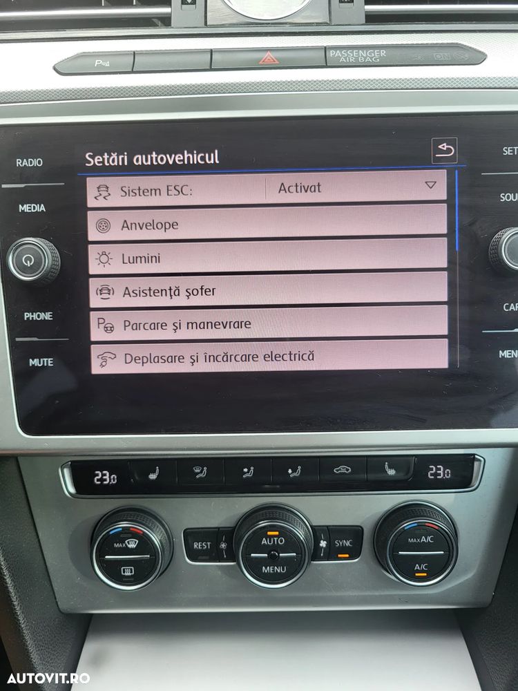 Volkswagen Passat 2.0 TDI DSG 4Motion Comfortline - 25