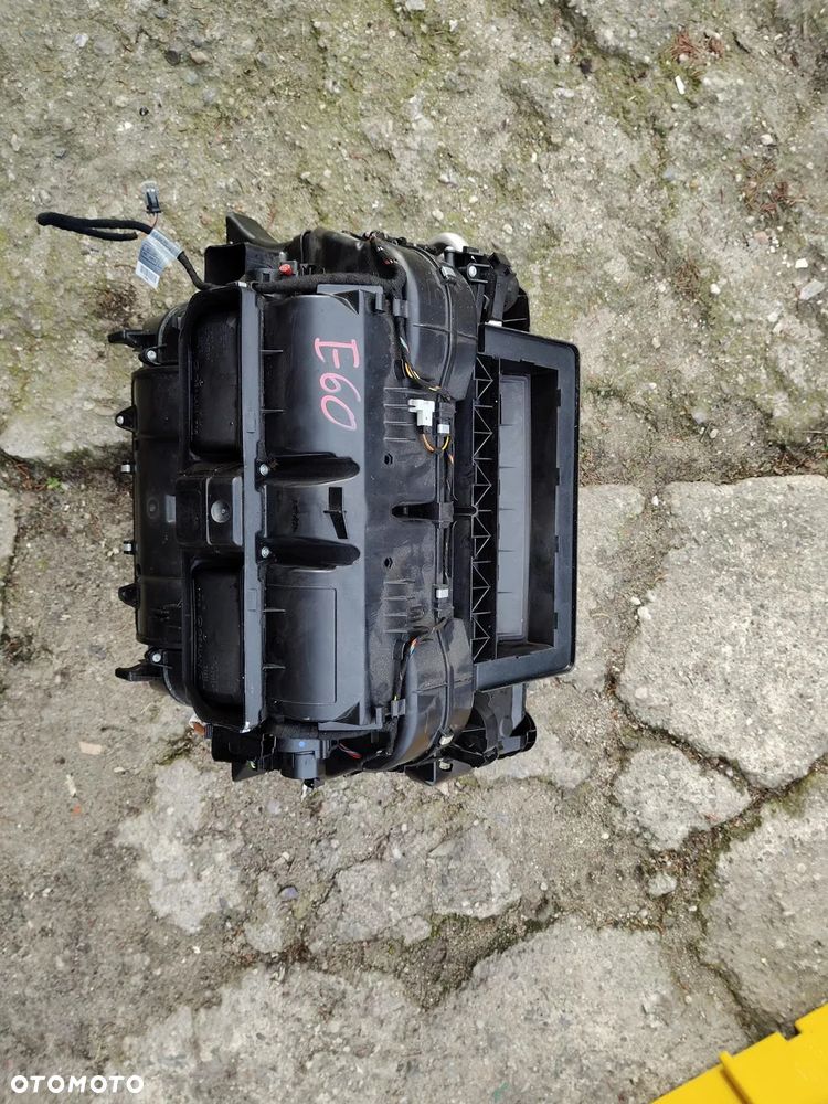 BMW 5 E60 e61 Nagrzewnica Europa CLIMATRONIC - 2