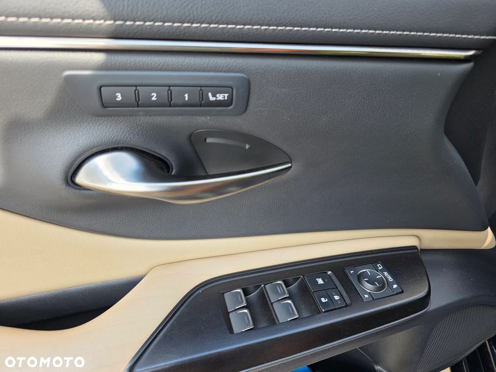 Lexus ES 300h Prestige - 7