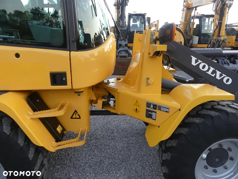Volvo L30B PRO / Z Niemiec / 2011r / Ładny Stan / - 25
