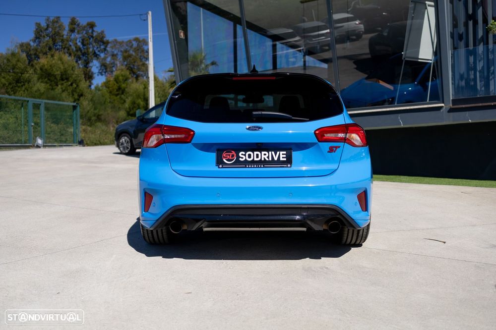 Ford Focus 2.3 EcoBoost S&S ST - 38