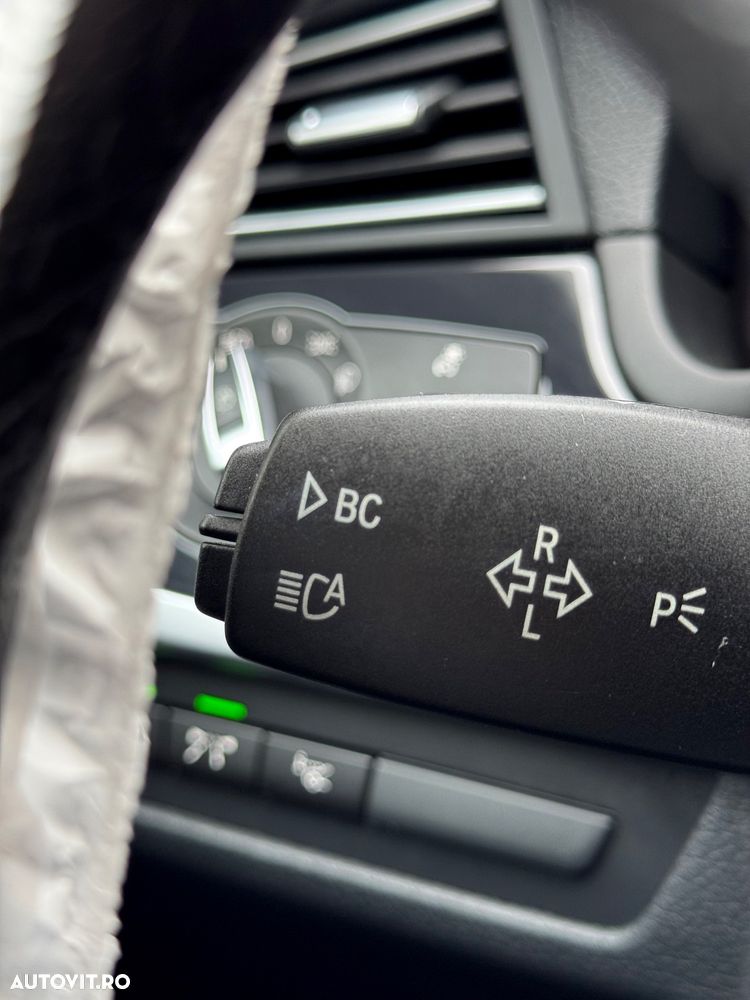 BMW Seria 5 520d Touring Aut. - 9