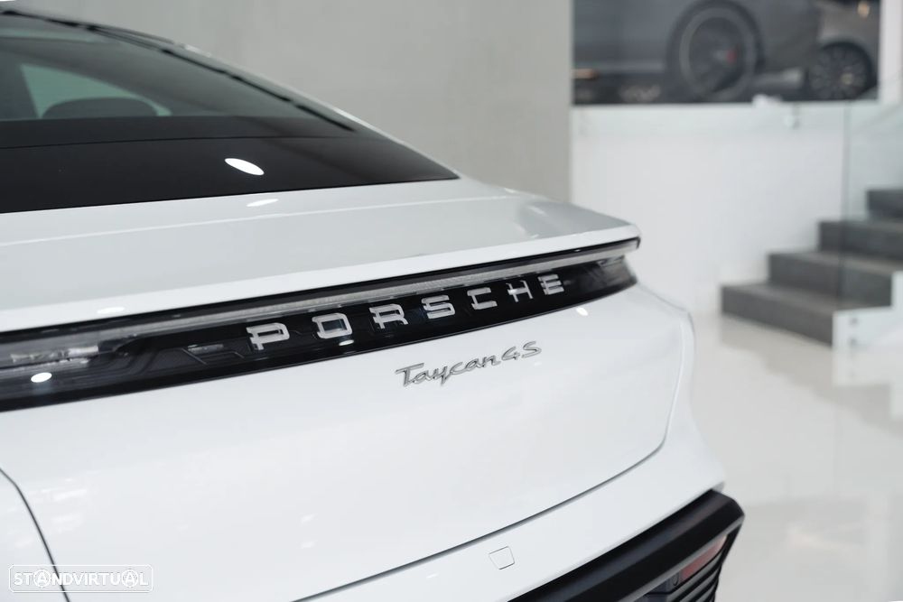 Porsche Taycan 4S Bateria Performance Plus - 17