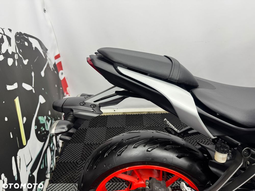 Yamaha MT - 30