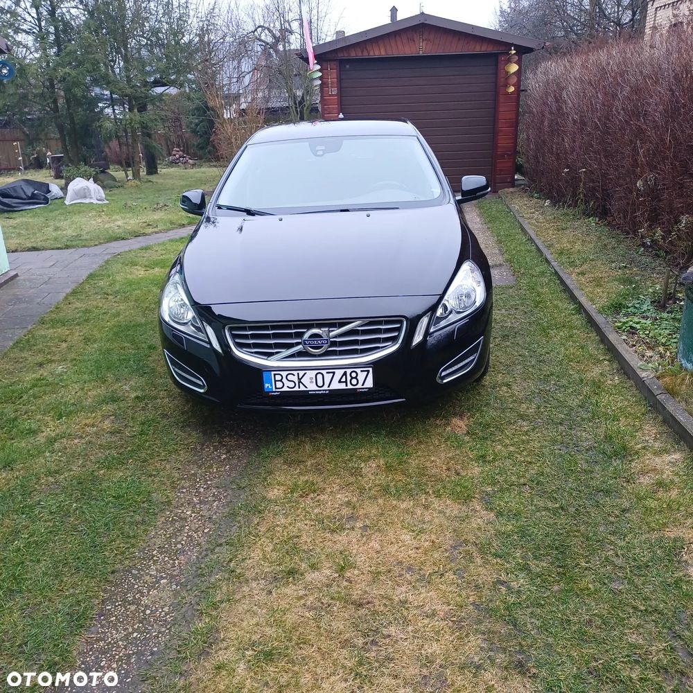 Volvo V60 T3 Kinetic - 1