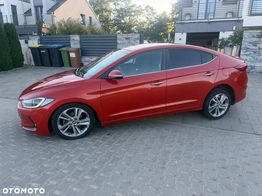 Hyundai Elantra 1.6 CRDi Style - 11