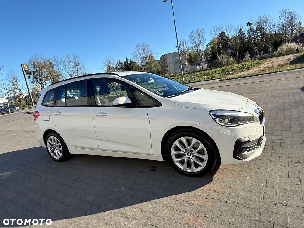 BMW Seria 2 218d - 4