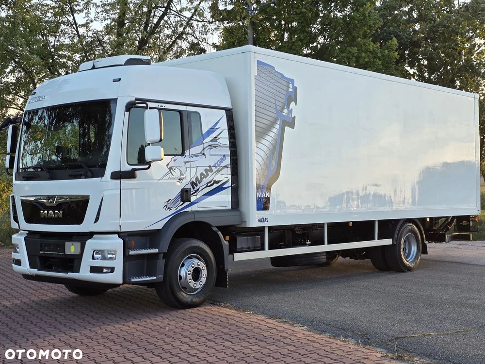 MAN TGM 15.290 / TGL / KONTENER / IZOTERMA / WINDA / KLIMA POSTOJOWA / 2019R / EURO 6 / PEŁEN SERWIS /  8200KG ŁADOWNOŚĆ  / SPROWADZONY / ZADBANY / JAK NOWY /  KSIĄŻKA SERWISOWA / E6 / 18 PALET