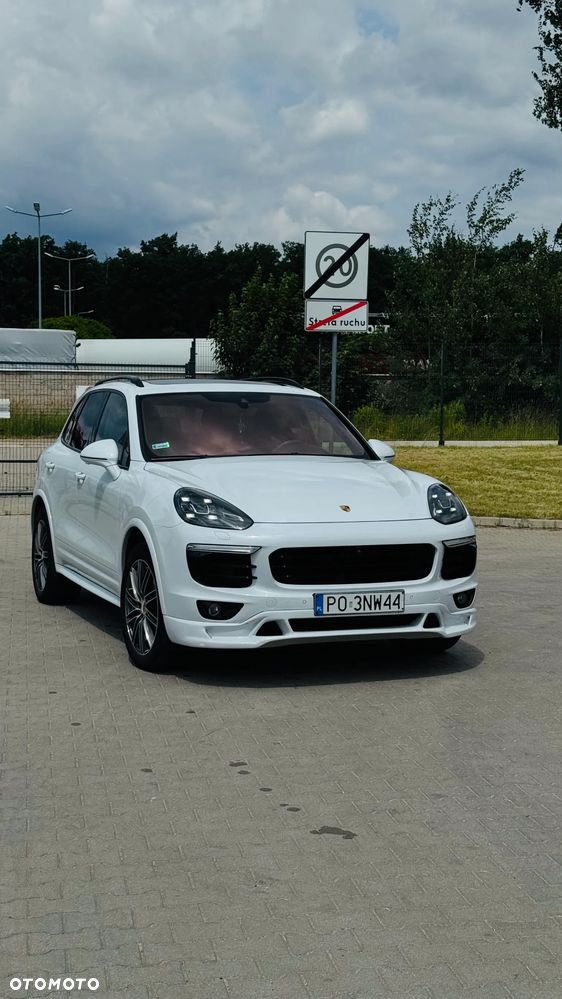 Porsche Cayenne S Diesel Platinum Edition - 3