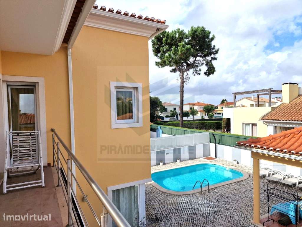 Moradia Isolada, Terraço Amplo e Piscina - Casas de Azeitão - Grande imagem: 3/31
