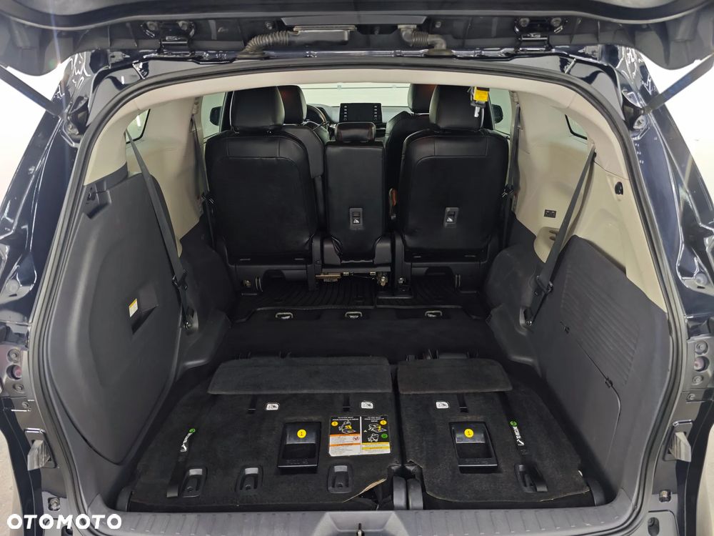 Toyota Sienna - 24