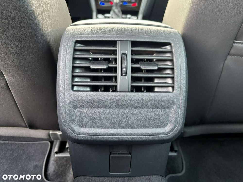 Volkswagen Passat - 24