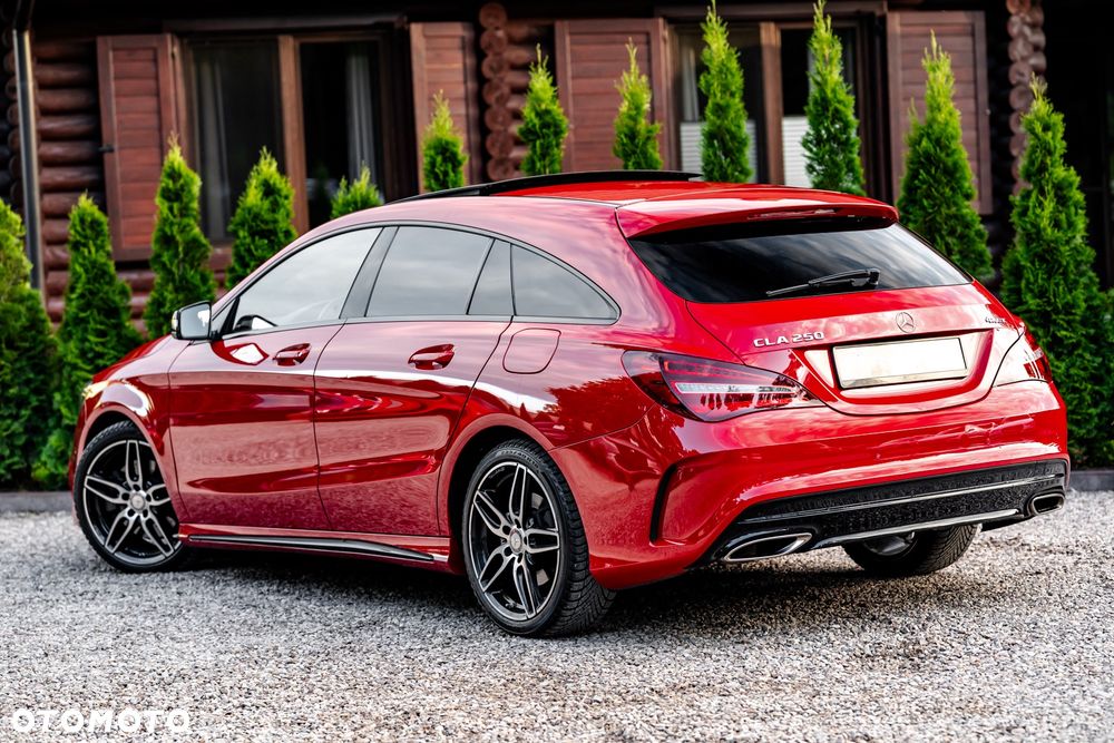 Mercedes-Benz CLA 250 4-Matic AMG Line - 13