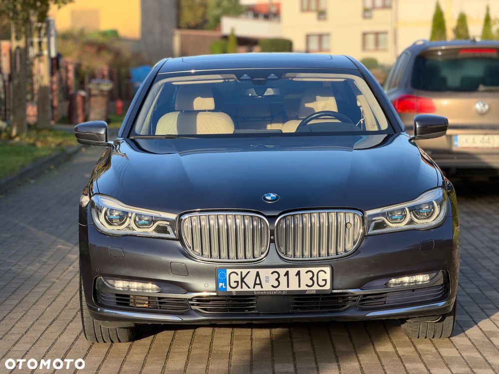 BMW Seria 7 750i xDrive - 3