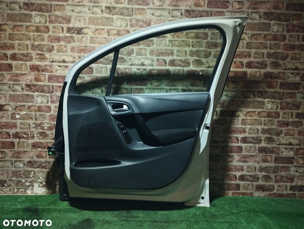 Drzwi przednie Przód LEWE KOMPLETNE strona lewa Citroen C3 II 10- KOD EWP - 13